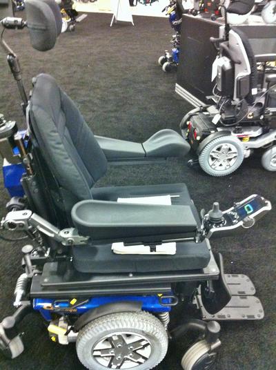 The T-nut attaches easily to the Quantum Q6 Edge. There are T-nut slots in the side of the armrest, beneath the armrest, along the seat track and in the back uprights.